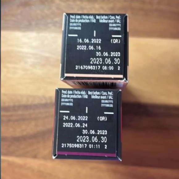 Set of 2 2022 Limited Edition Nespresso OL Infiniment Sleeves - Picture 2 of 3